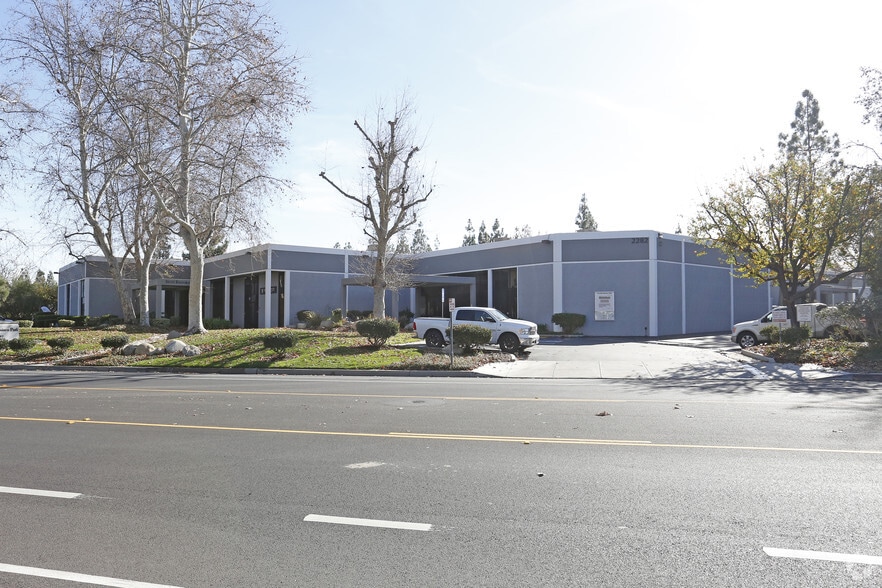 2248-2282 Townsgate Rd, Westlake Village, CA for lease - Building Photo - Image 2 of 3