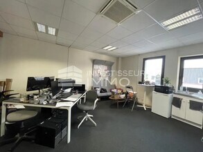 Retail in Pontault-Combault for lease Interior Photo- Image 2 of 5