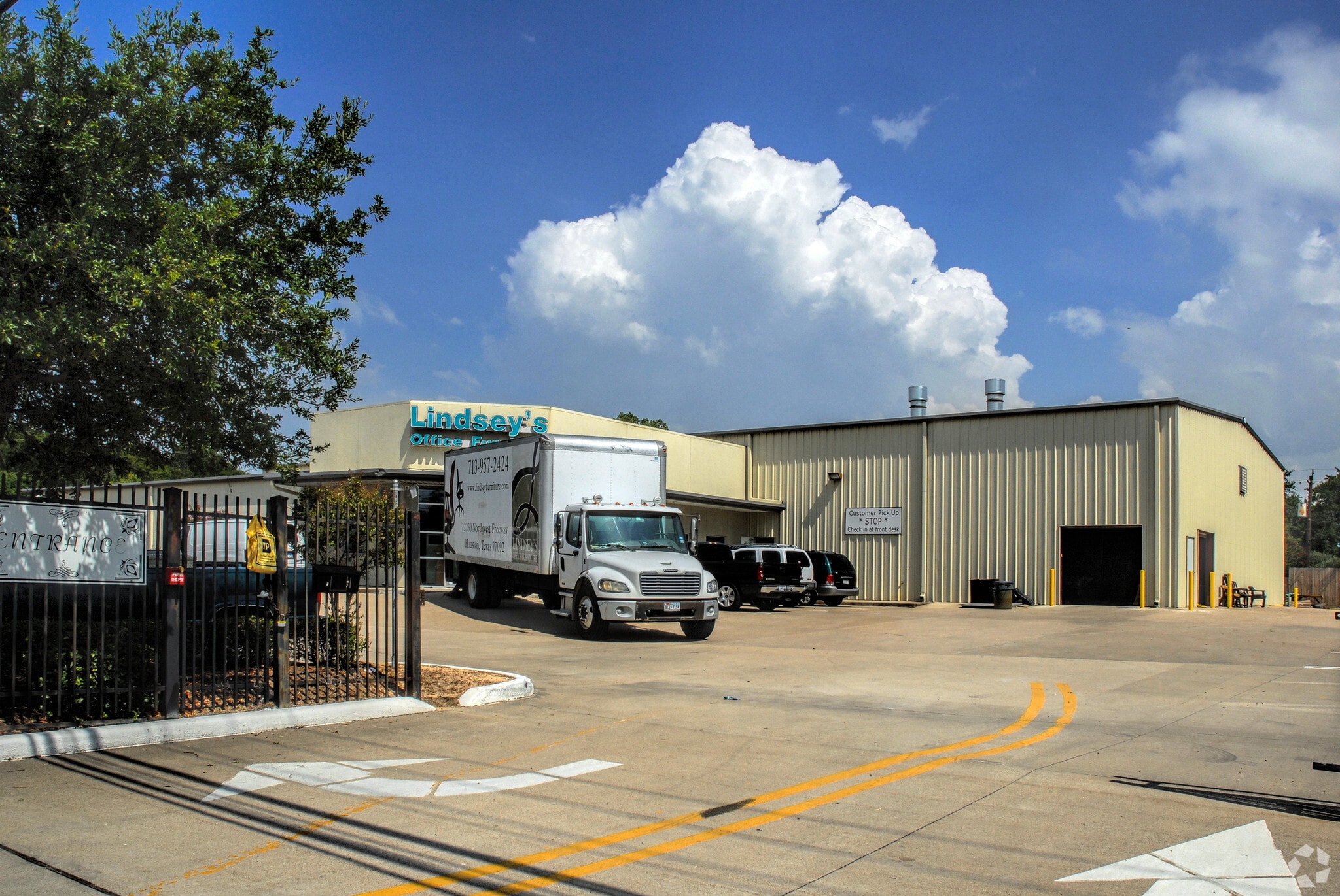 6358 Pinemont Dr, Houston, TX for lease Primary Photo- Image 1 of 12