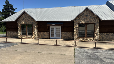 1630 Highway 290 W, Brenham, TX for lease Building Photo- Image 1 of 14