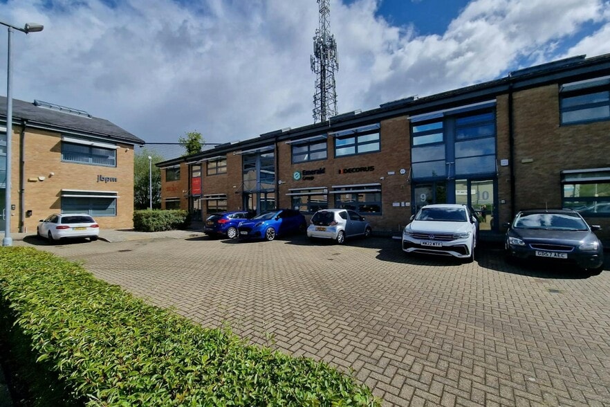 Berrington Way, Basingstoke for lease - Building Photo - Image 1 of 2