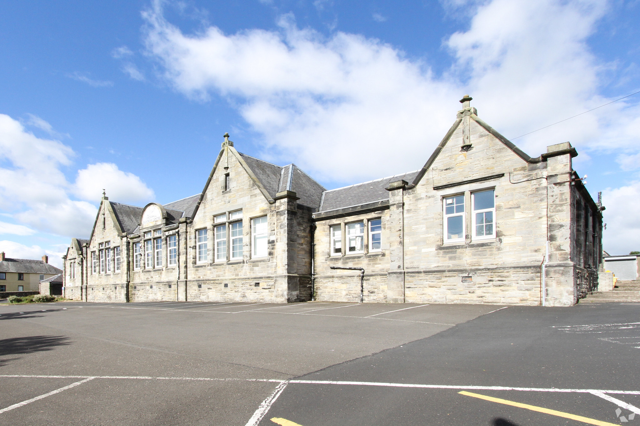 Main St, Lochgelly for lease Primary Photo- Image 1 of 4