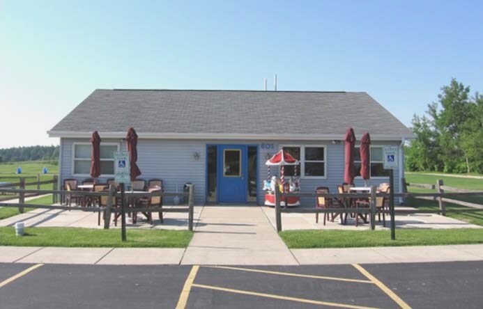 601 E Paradise Dr, West Bend, WI for sale Primary Photo- Image 1 of 1