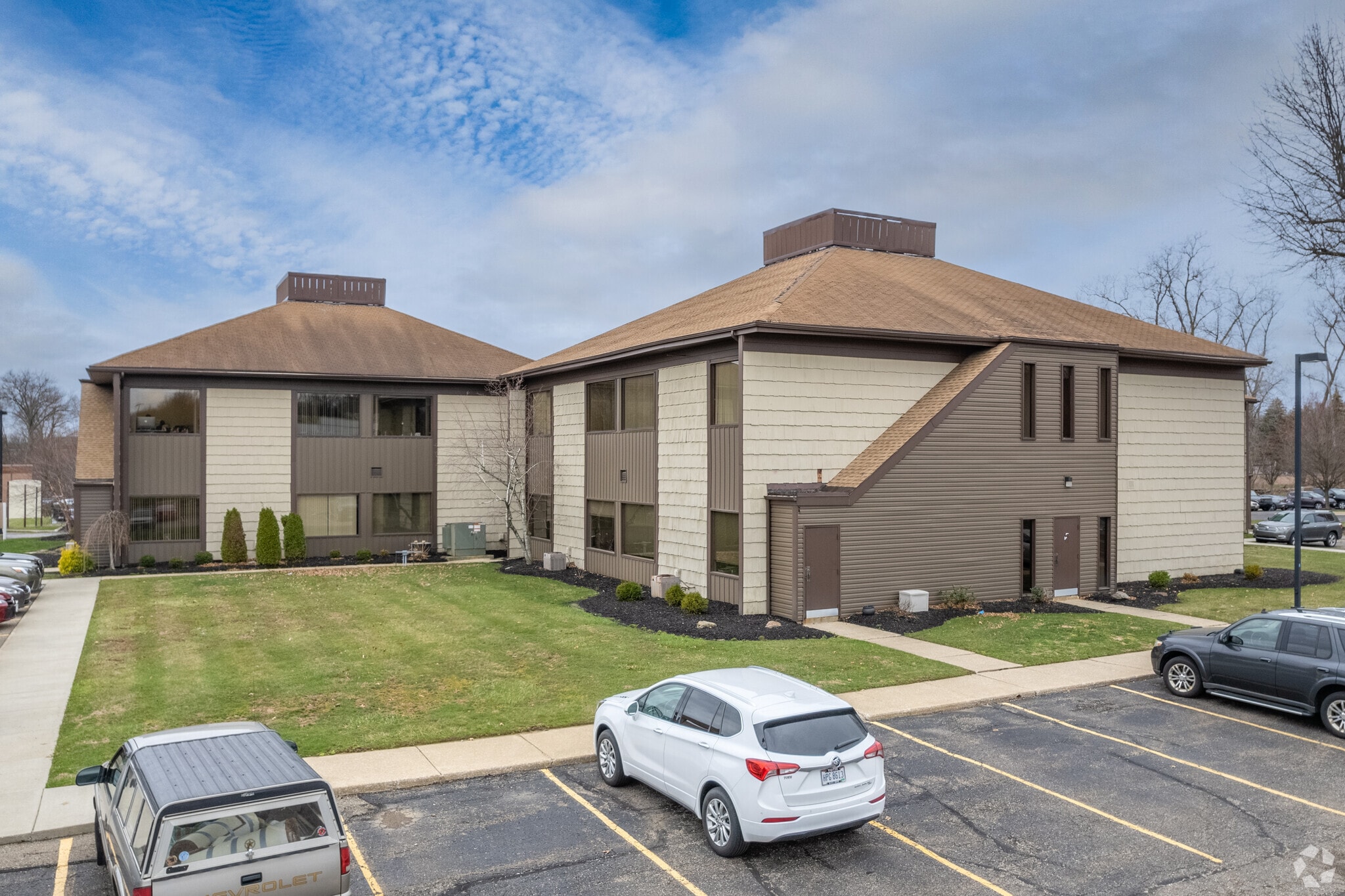 3570 Executive Dr, Uniontown, OH for lease Building Photo- Image 1 of 11