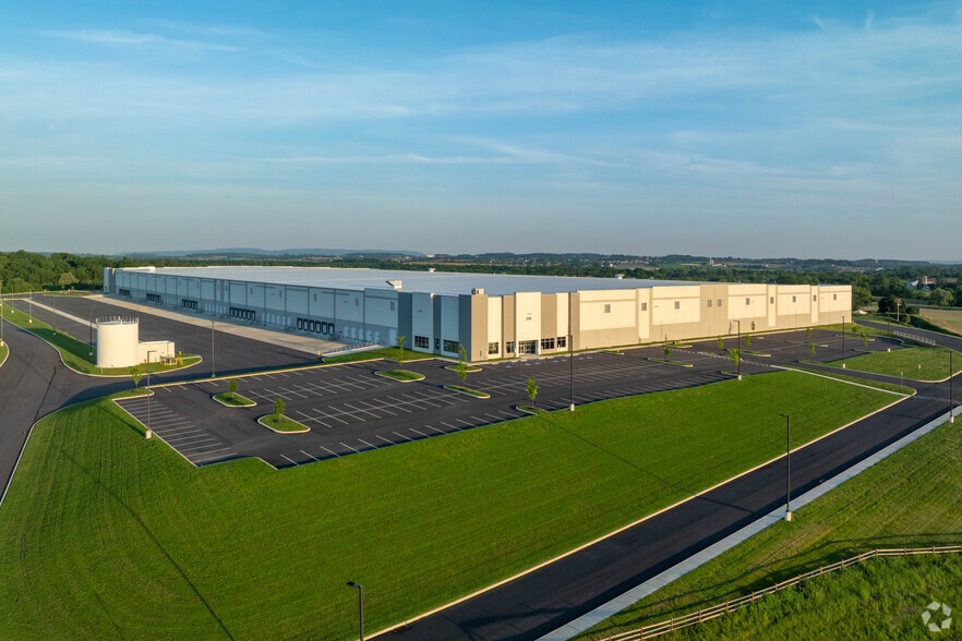 200 Central Blvd, Myerstown, PA for lease - Building Photo - Image 3 of 18