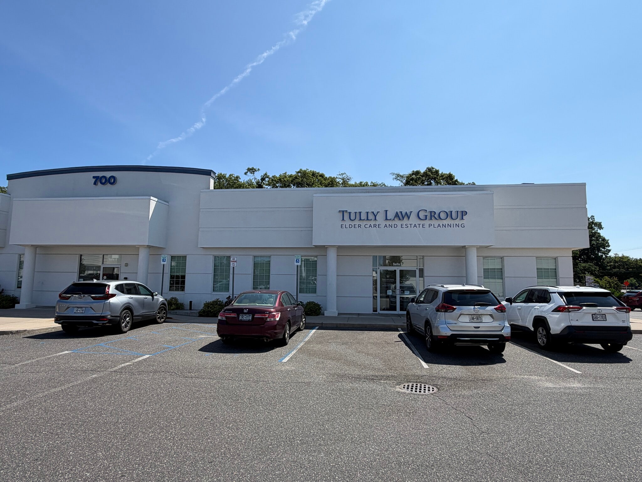 700 Old Country Rd, Riverhead, NY for lease Building Photo- Image 1 of 6