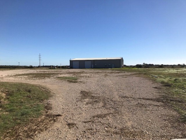 599 State Highway 111 N, Edna, TX for sale Primary Photo- Image 1 of 1