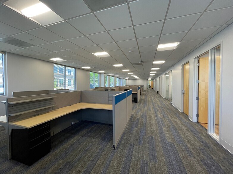 2174 W Grove Pky, Pleasant Grove, UT for lease - Interior Photo - Image 2 of 21