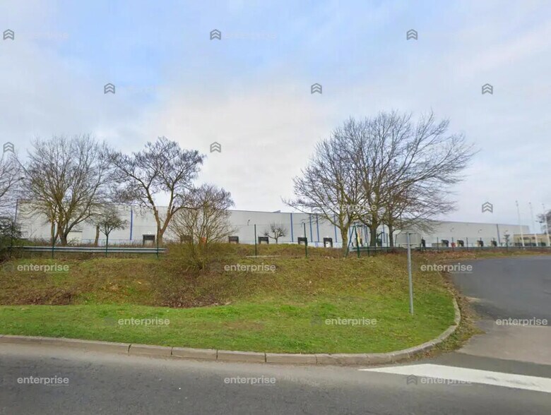 Industrial in Allonne for lease - Building Photo - Image 3 of 3