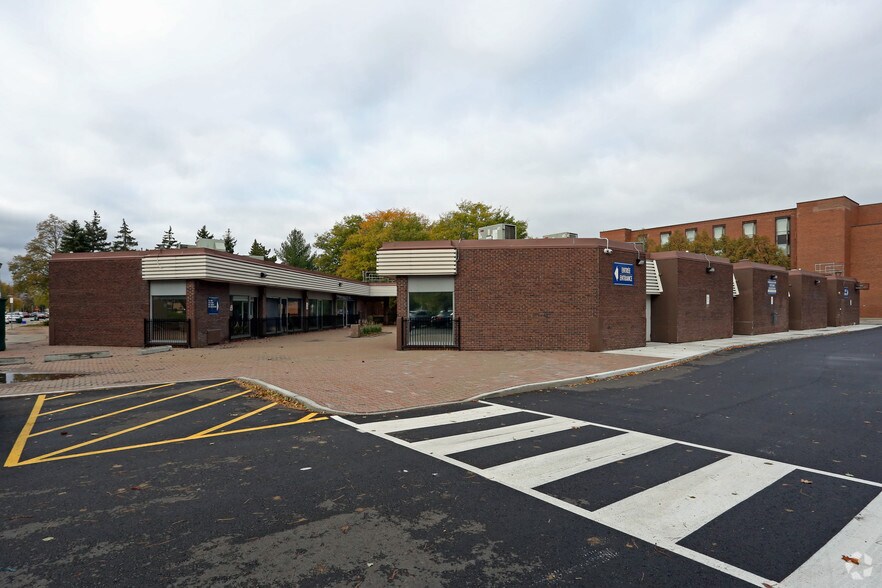 500 Old St. Patrick St, Ottawa, ON for lease - Primary Photo - Image 1 of 5