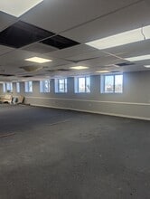 1893 Sheridan Rd, Highland Park, IL for lease Interior Photo- Image 1 of 2