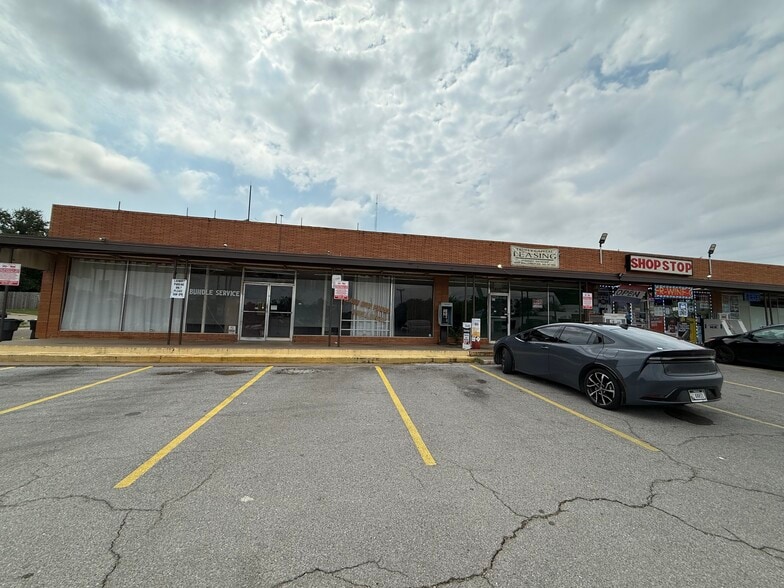 1400-1412 Beverly Dr, Wichita Falls, TX for lease - Building Photo - Image 2 of 9