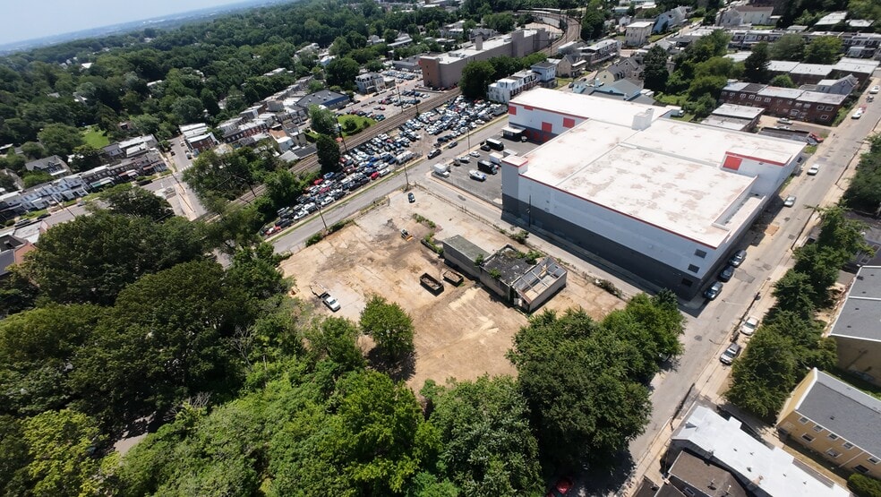 355 E Price St, Philadelphia, PA for lease - Building Photo - Image 2 of 6