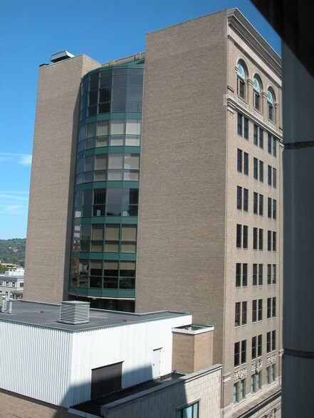 109 Capitol St, Charleston, WV for lease - Building Photo - Image 1 of 3