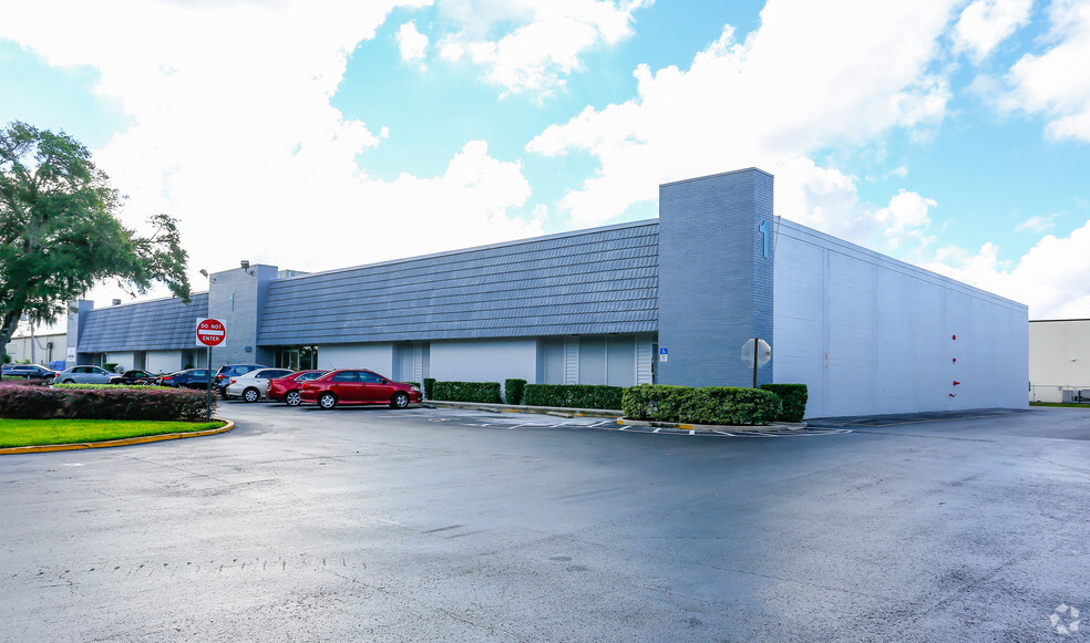 3600-3606 Silver Star Rd, Orlando, FL for lease - Building Photo - Image 1 of 13