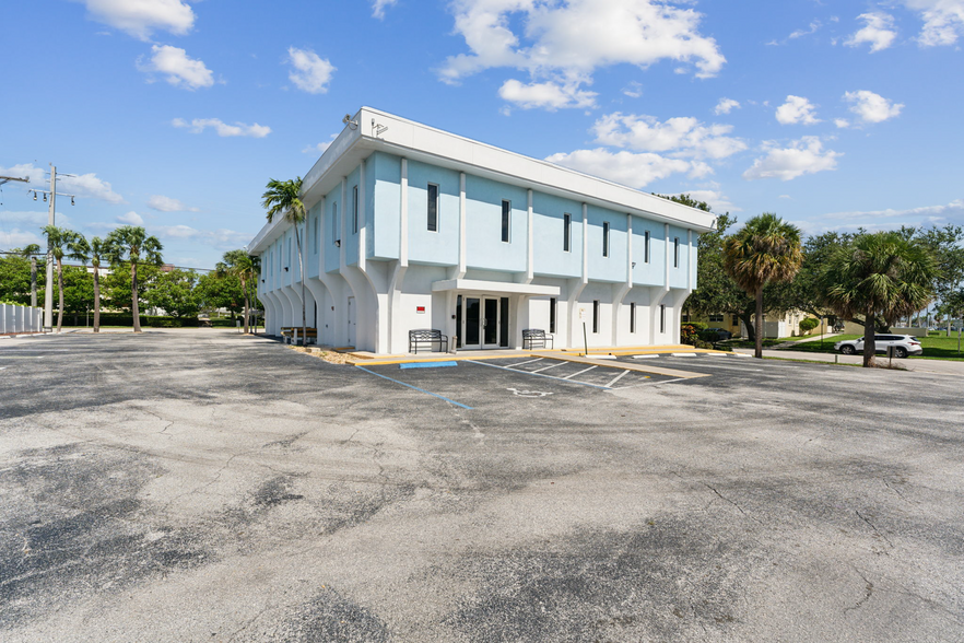 509 US Highway 1, West Palm Beach, FL for lease - Building Photo - Image 1 of 39