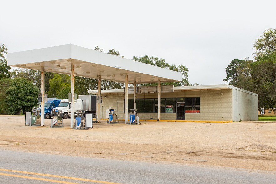 221 S High St, Shubuta, MS 39360