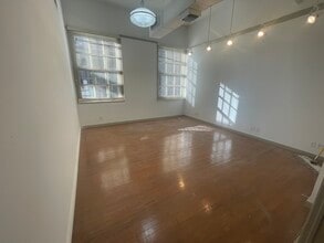 2215 Strand St, Galveston, TX for lease Interior Photo- Image 2 of 3