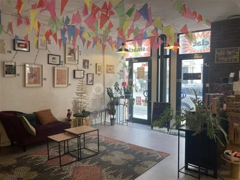 Retail in Nancy for lease - Interior Photo - Image 3 of 4