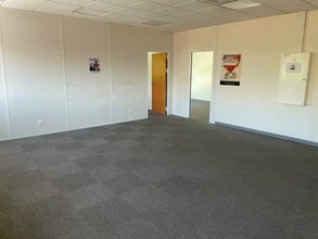Flex in Saint-Priest for lease Interior Photo- Image 2 of 3