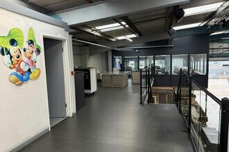 Tower Ln, Eastleigh for lease Interior Photo- Image 2 of 5