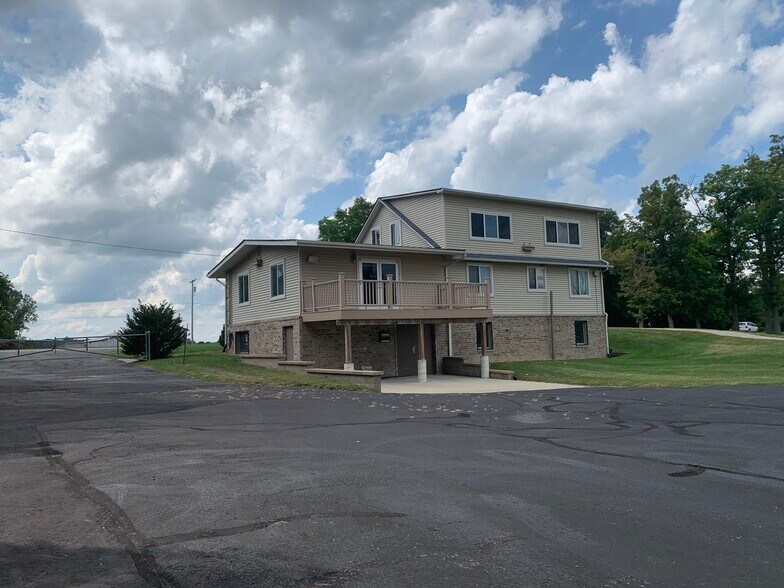 620 N Burkhart Rd, Howell, MI 48843 Office for Sale