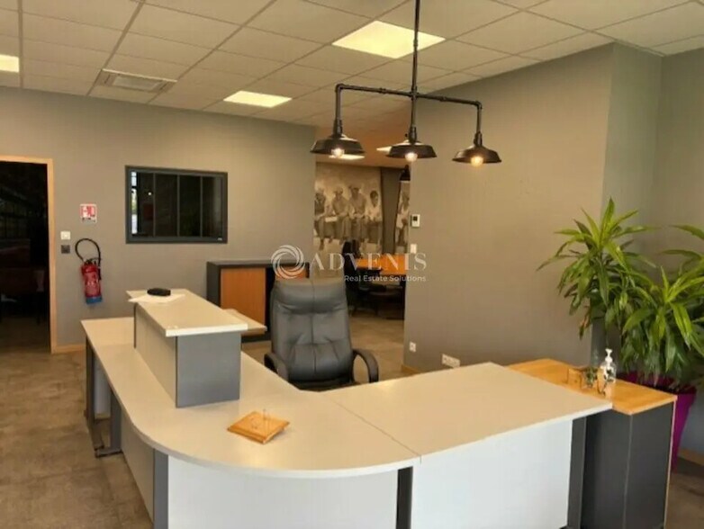 Flex in Blois for lease - Building Photo - Image 2 of 12