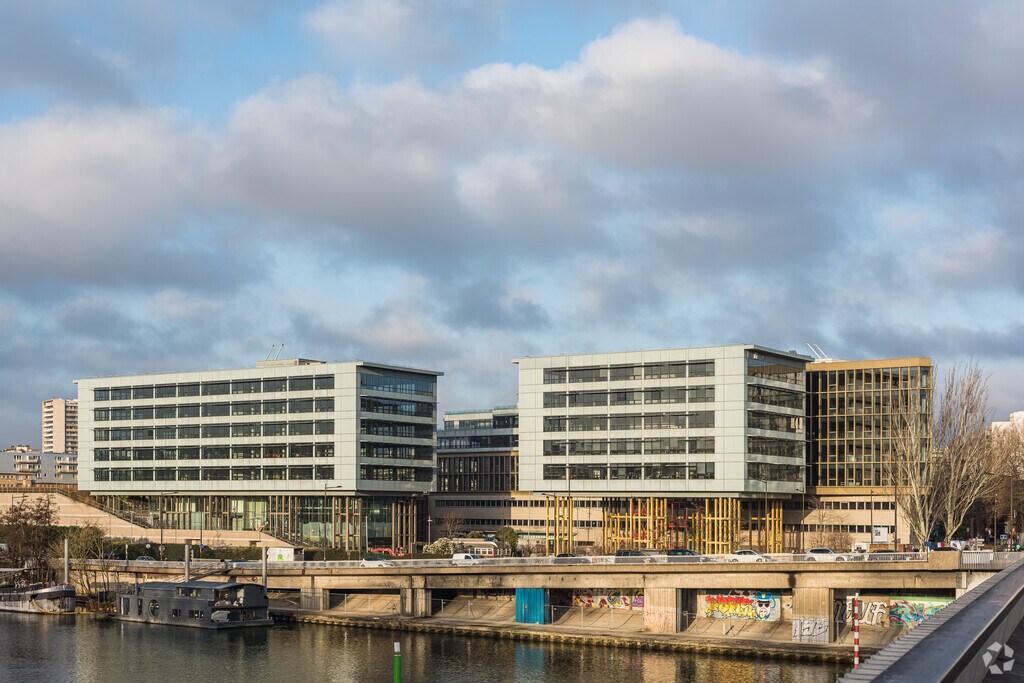 Location Bureaux 557 m² à 14 433 m² - Photo 1