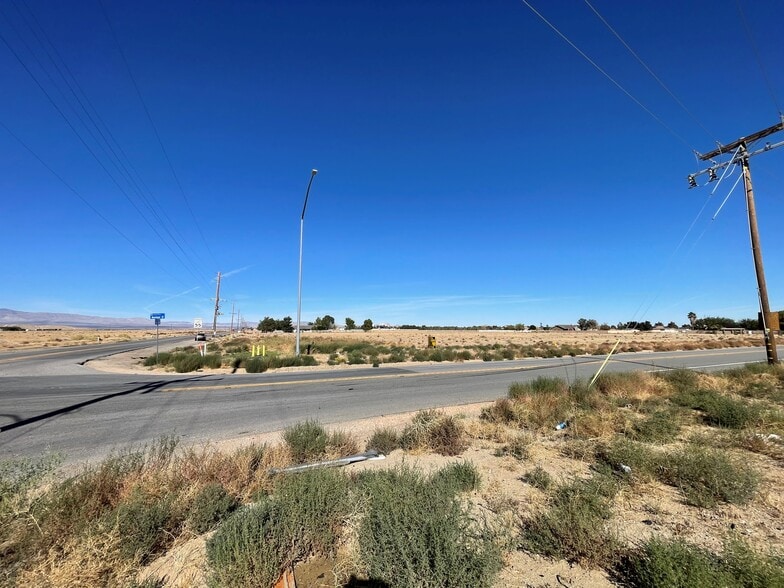 Ave. D (Hwy 138) Hwy, Lancaster, CA for sale - Building Photo - Image 2 of 5