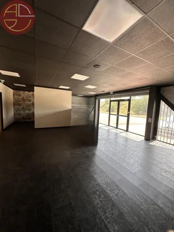 Retail in Portet-sur-Garonne for lease Building Photo- Image 1 of 11