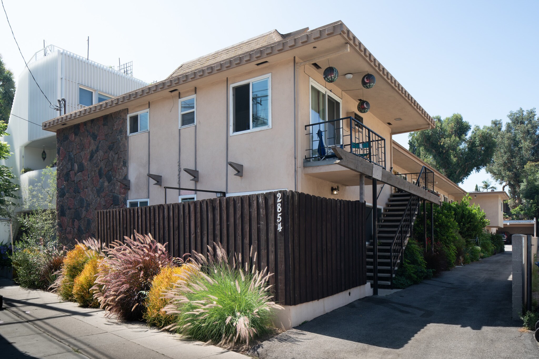 2854 Rowena Ave, Los Angeles, CA for sale Building Photo- Image 1 of 1