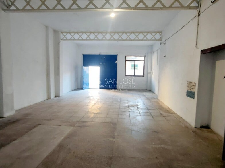 Retail in Aspe for lease - Building Photo - Image 1 of 10