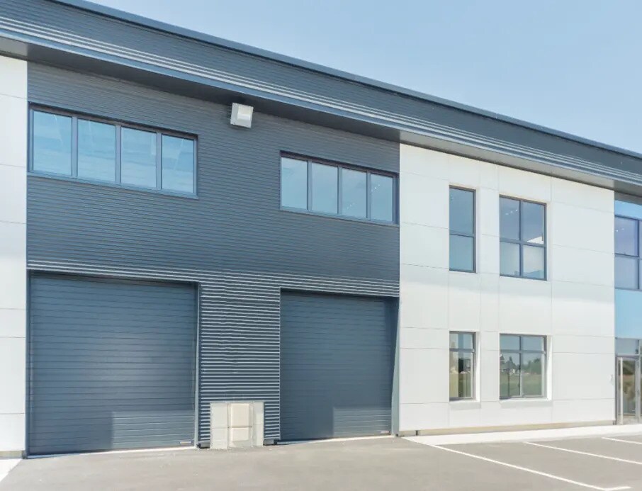 Vente Local d'activités 580 m² - Photo 1