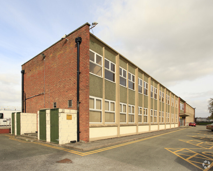 Goodlass Rd, Liverpool for lease - Primary Photo - Image 1 of 3