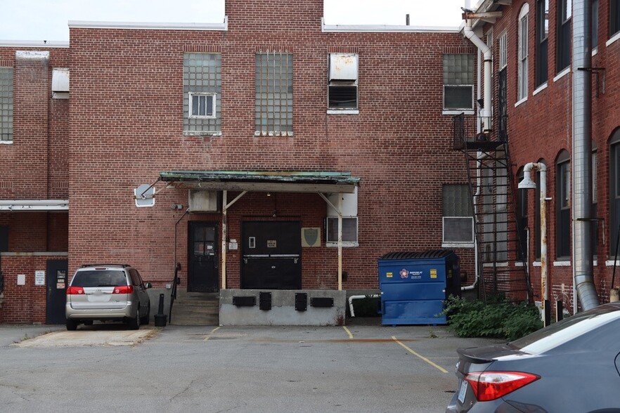 25 Manton Ave, Providence, RI for lease - Building Photo - Image 1 of 1