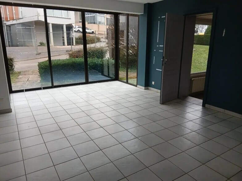 Office in Miserey-Salines for lease - Interior Photo - Image 2 of 5