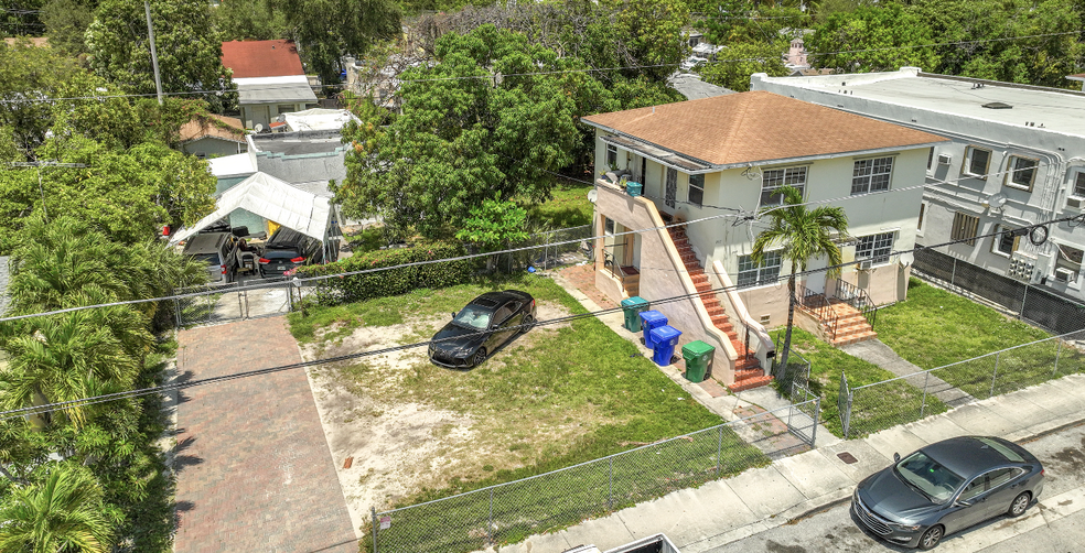 255 NW 32nd St, Miami, FL for sale - Building Photo - Image 2 of 5