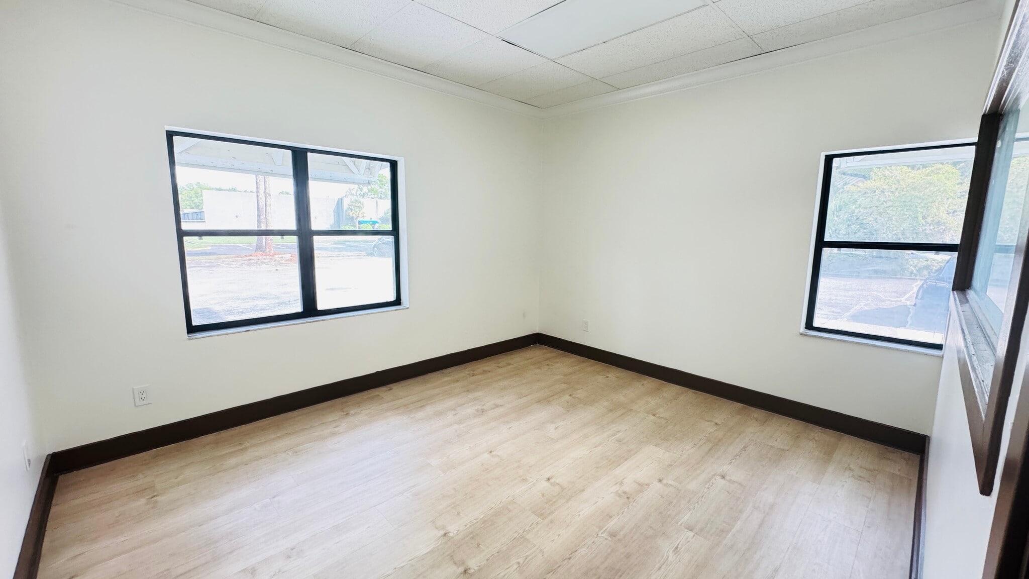 8421 Baymeadows Way, Jacksonville, FL for lease Interior Photo- Image 1 of 14