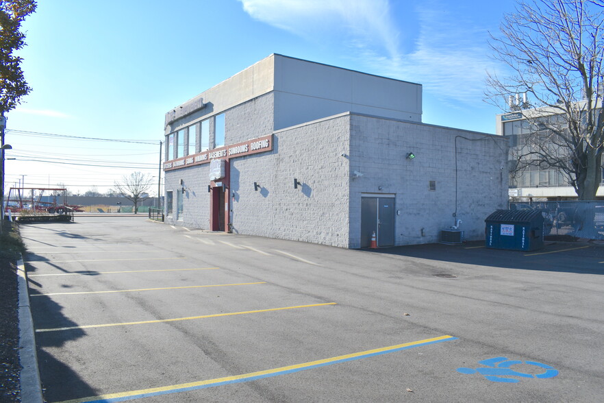 1999 Hempstead Tpke, East Meadow, NY for lease - Building Photo - Image 2 of 7