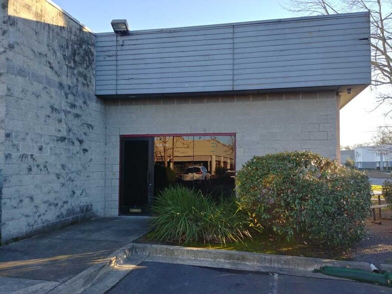 5510 Skylane Blvd, Santa Rosa, CA for lease - Building Photo - Image 1 of 11