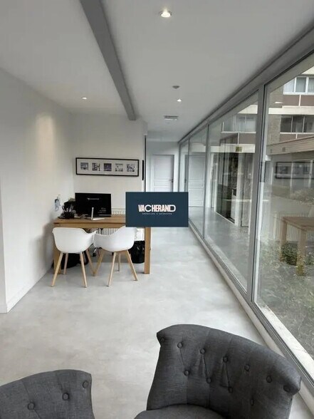 Retail in Lille for sale - Interior Photo - Image 2 of 7