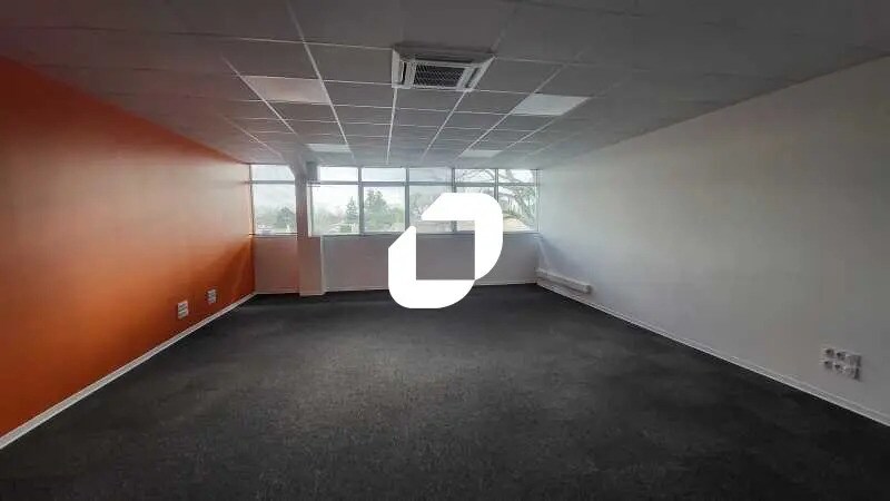 Office in Gradignan for lease - Interior Photo - Image 3 of 7