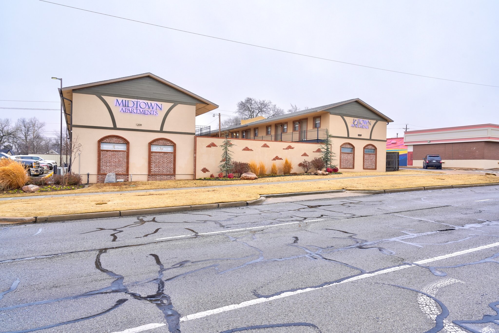 1207 W Gore Blvd, Lawton, OK for sale Building Photo- Image 1 of 37