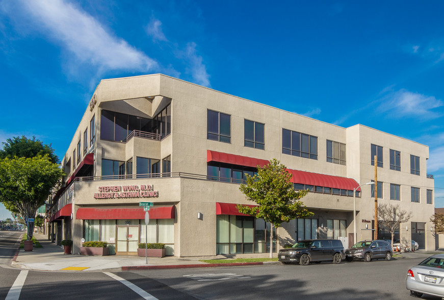 320 S Garfield Ave, Alhambra, CA for lease - Primary Photo - Image 1 of 19