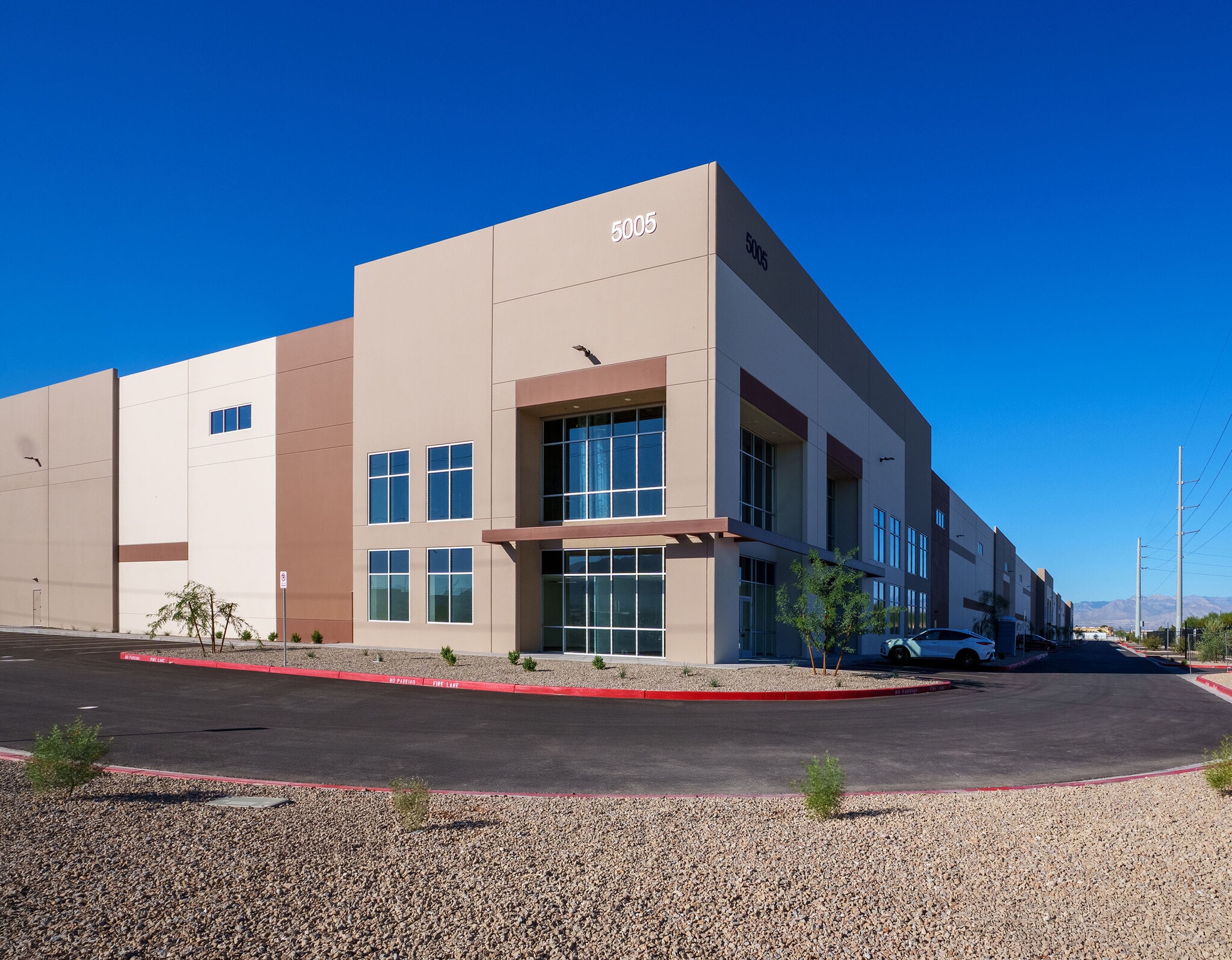 5005 E Cartier Ave, Las Vegas, NV for lease Building Photo- Image 1 of 18