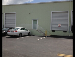 1200-1340 Stirling Rd, Dania Beach, FL for lease Building Photo- Image 1 of 9