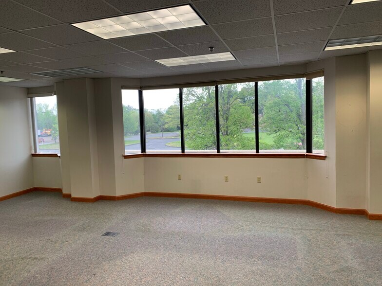 839 Marshall Phelps Rd, Windsor, CT 06095 Office for Sale