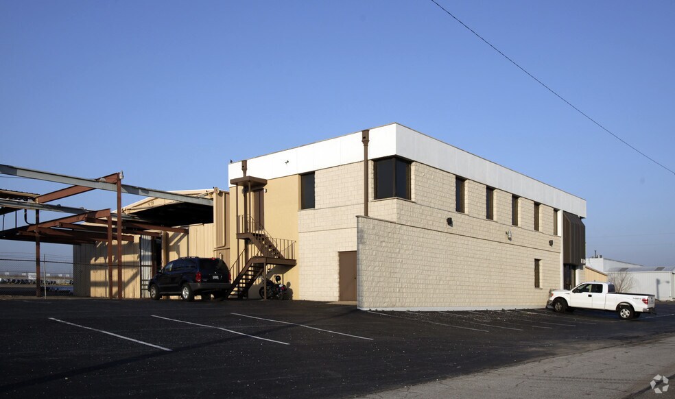 110 Ford Ln, Hazelwood, MO for lease - Primary Photo - Image 1 of 7