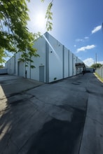 4201-4250 NW 37th Ct, Miami, FL for lease Interior Photo- Image 2 of 8