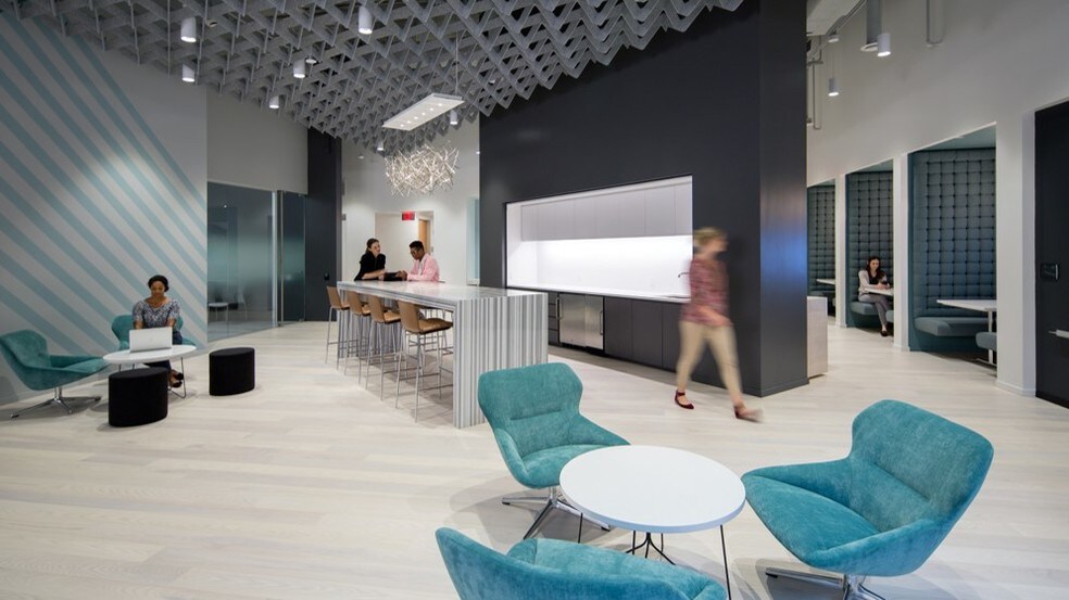 1600 Tysons Blvd, McLean, VA for lease - Interior Photo - Image 1 of 7